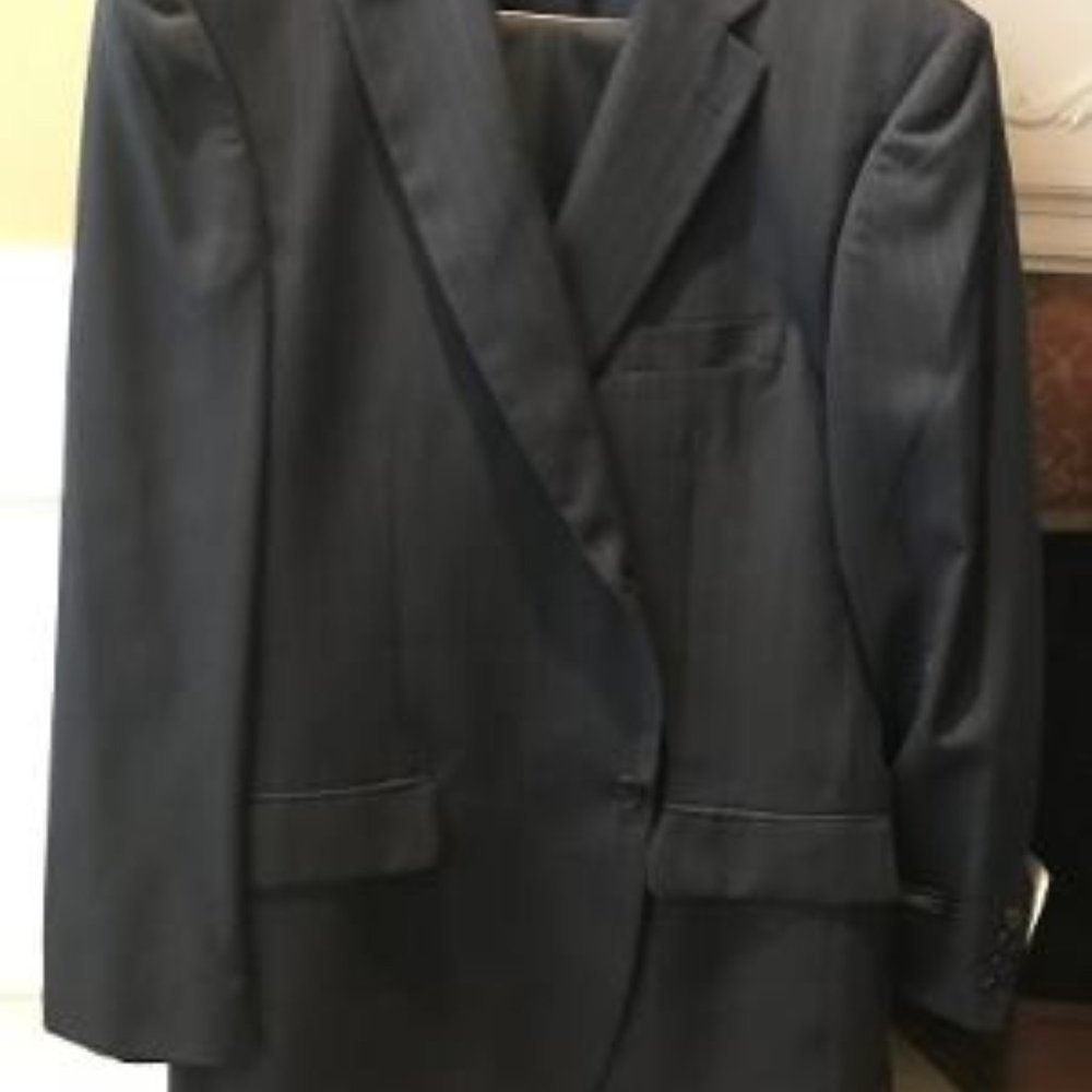 New/w tags Black Haggar suit. 46R, pants 36 x 34